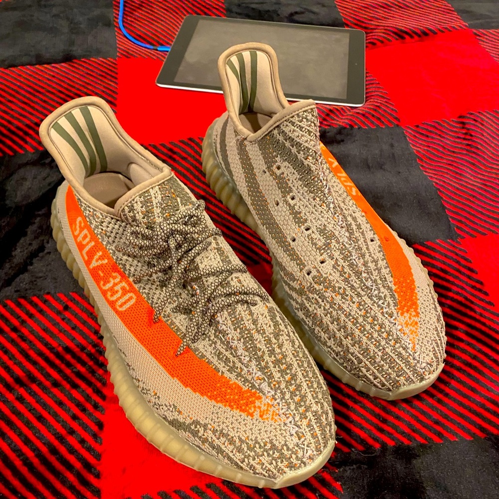 Mens Authentic Yeezy Boost 350 V2 Sneakers